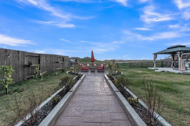 3281 Garden Terrace Dr, Folsom, CA 95630