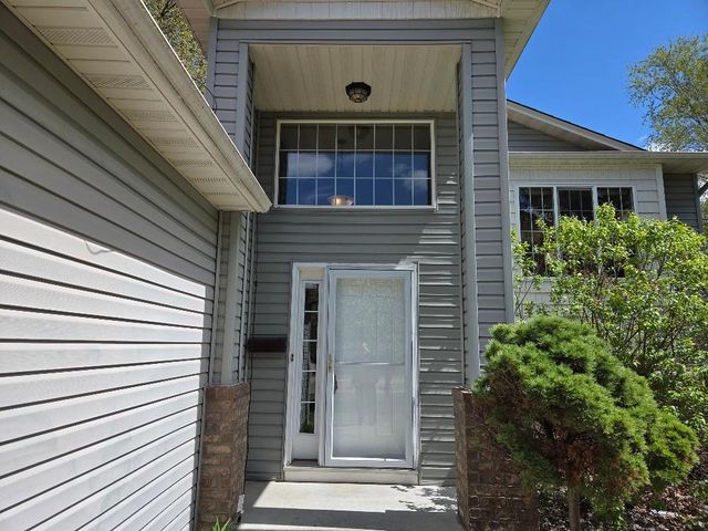 4612 Hampshire Avenue N, Crystal, MN 55428