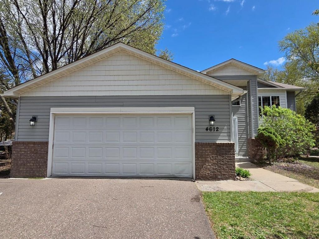 4612 Hampshire Avenue N, Crystal, MN 55428
