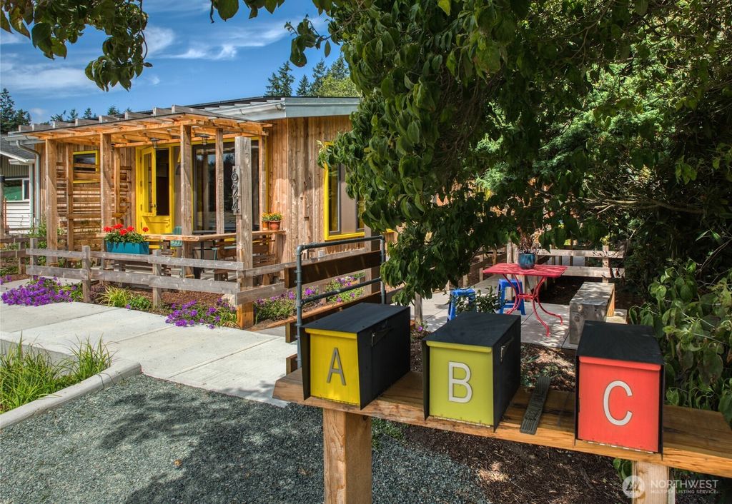 624 A, B & C 2nd Street, Langley, WA 98260