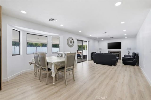 2901 E Via Escuela, Palm Springs, CA 92262
