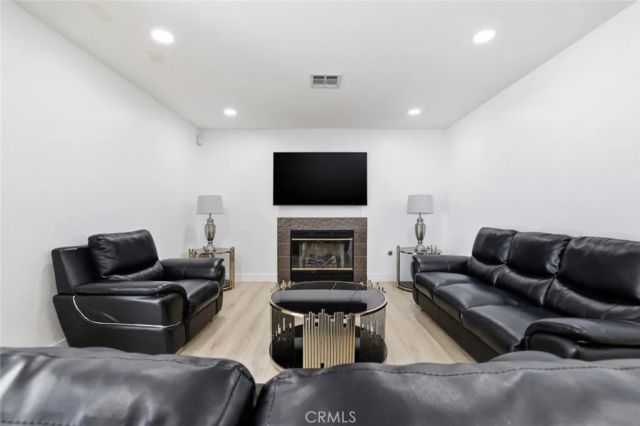 2901 E Via Escuela, Palm Springs, CA 92262