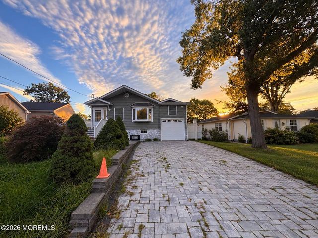 43 Frederick Avenue, Howell, NJ 07731