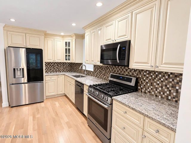 43 Frederick Avenue, Howell, NJ 07731