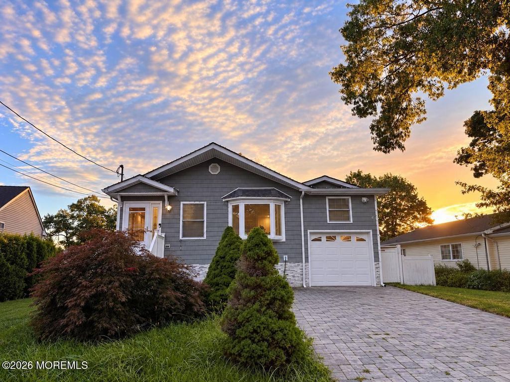 43 Frederick Avenue, Howell, NJ 07731