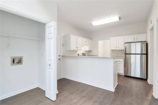 430 Meadowfield Trail, Lawrenceville, GA 30043