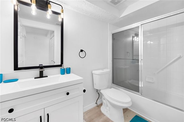 6800 Satinleaf RD S 104, Naples, FL 34109