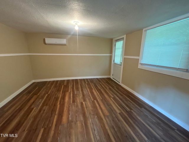518 Spring Avenue, Wise, VA 24293