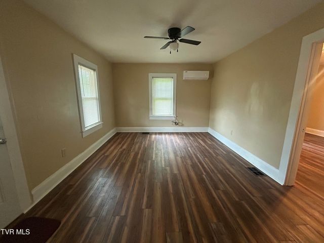 518 Spring Avenue, Wise, VA 24293