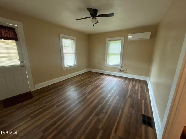 518 Spring Avenue, Wise, VA 24293