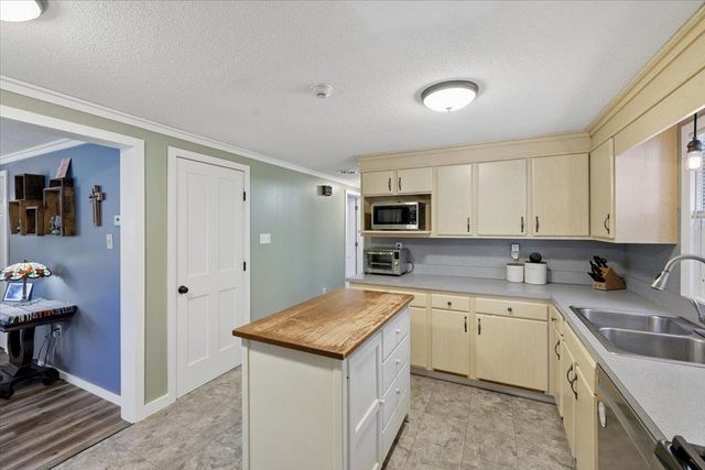 246 Hill Road, Franklin, NH 03235