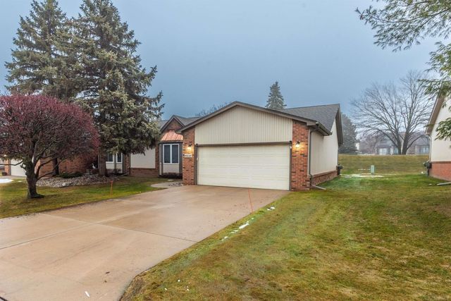 46828 Scotch Pine Lane, Macomb Twp, MI 48042