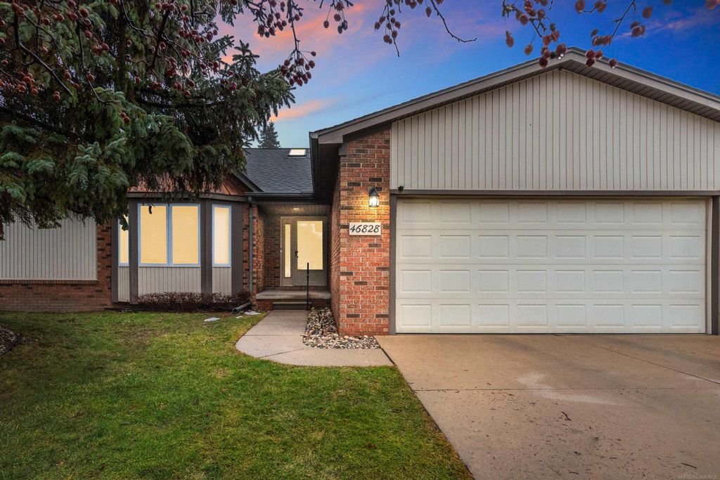 46828 Scotch Pine Lane, Macomb Twp, MI 48042