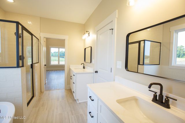 22 Chapel Hill Drive, Holly Springs, MS 38635