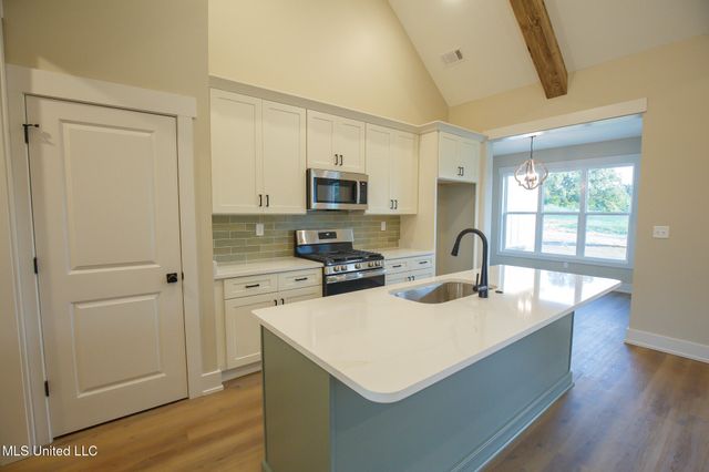 22 Chapel Hill Drive, Holly Springs, MS 38635