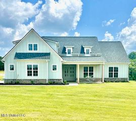 22 Chapel Hill Drive, Holly Springs, MS 38635