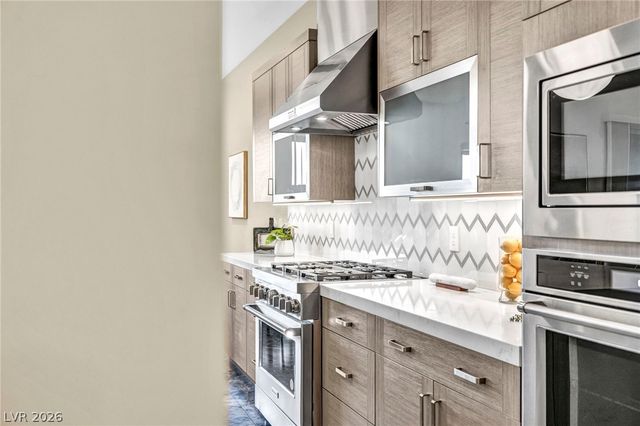 6824 Steel Mist Street, Las Vegas, NV 89148