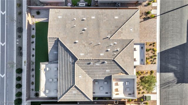 6824 Steel Mist Street, Las Vegas, NV 89148