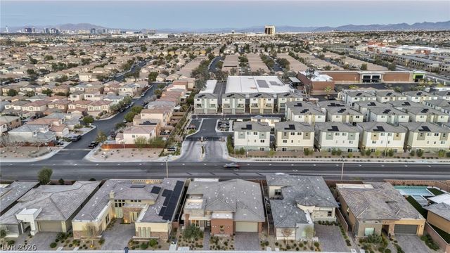 6824 Steel Mist Street, Las Vegas, NV 89148