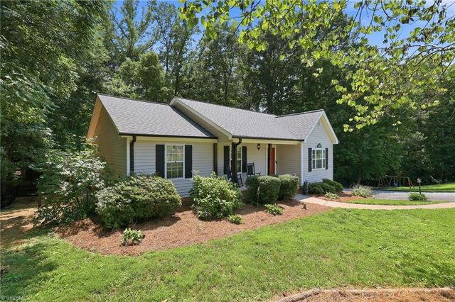 1035 Trinity Place Road, Tobaccoville, NC 27050