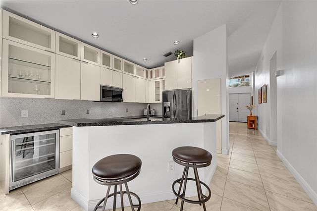 5305 NW 126th Dr, Coral Springs, FL 33076