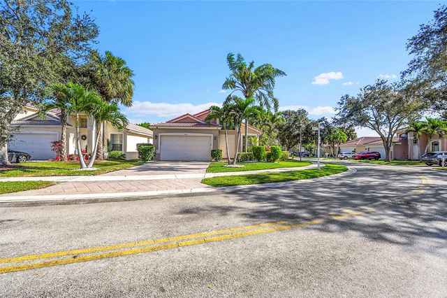 5305 NW 126th Dr, Coral Springs, FL 33076