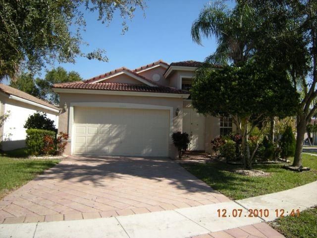 5305 NW 126th Dr, Coral Springs, FL 33076