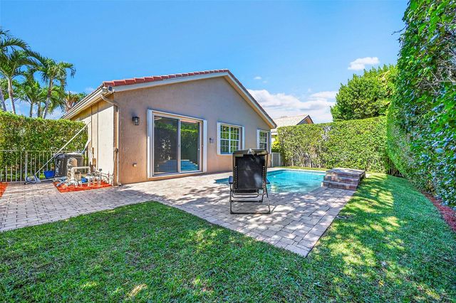 5305 NW 126th Dr, Coral Springs, FL 33076