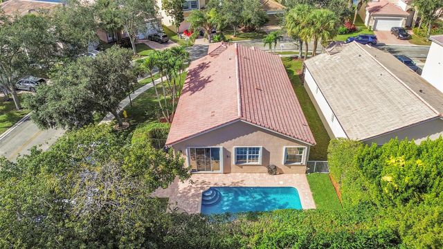 5305 NW 126th Dr, Coral Springs, FL 33076