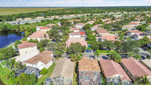 5305 NW 126th Dr, Coral Springs, FL 33076