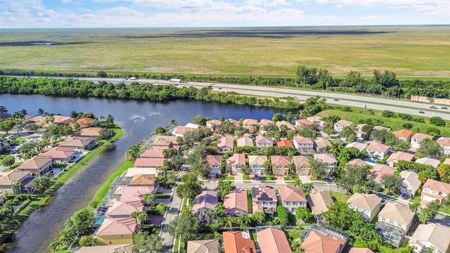 5305 NW 126th Dr, Coral Springs, FL 33076