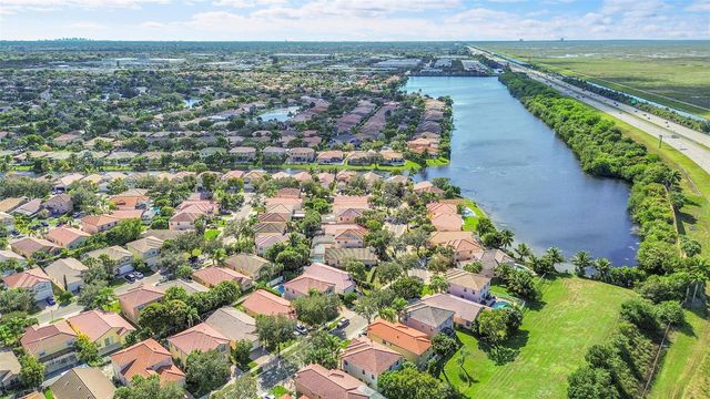 5305 NW 126th Dr, Coral Springs, FL 33076