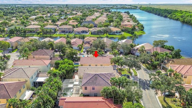 5305 NW 126th Dr, Coral Springs, FL 33076