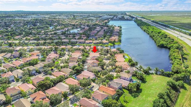5305 NW 126th Dr, Coral Springs, FL 33076