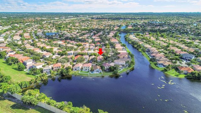 5305 NW 126th Dr, Coral Springs, FL 33076