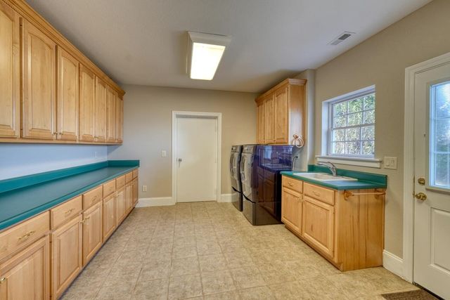 1436 Harris Ridge Drive, Young Harris, GA 30582
