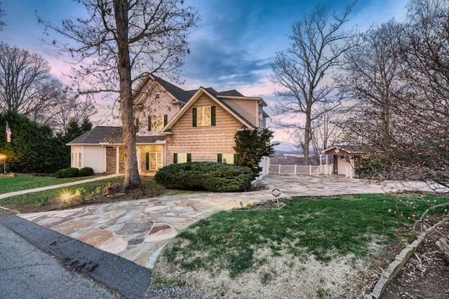 1436 Harris Ridge Drive, Young Harris, GA 30582