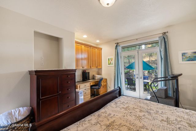 906 N Balcony Dr, Coeur D'alene, ID 83814