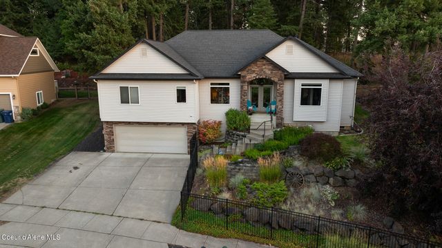906 N Balcony Dr, Coeur D'alene, ID 83814