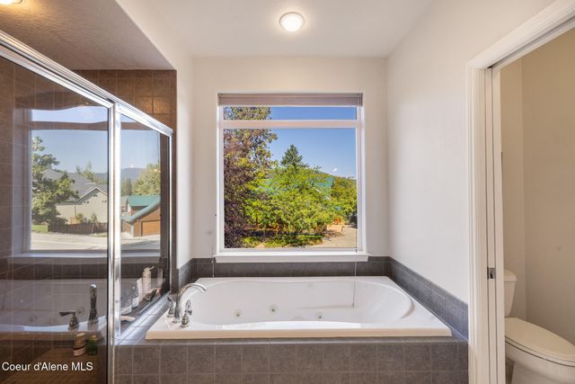 906 N Balcony Dr, Coeur D'alene, ID 83814