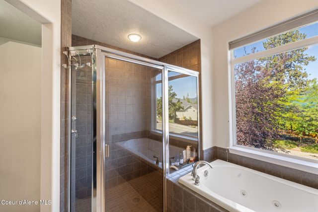 906 N Balcony Dr, Coeur D'alene, ID 83814