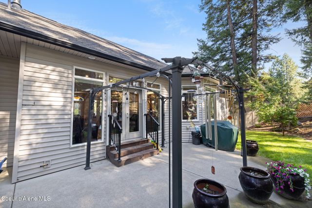 906 N Balcony Dr, Coeur D'alene, ID 83814