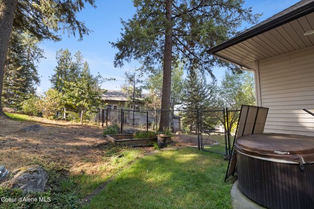 906 N Balcony Dr, Coeur D'alene, ID 83814