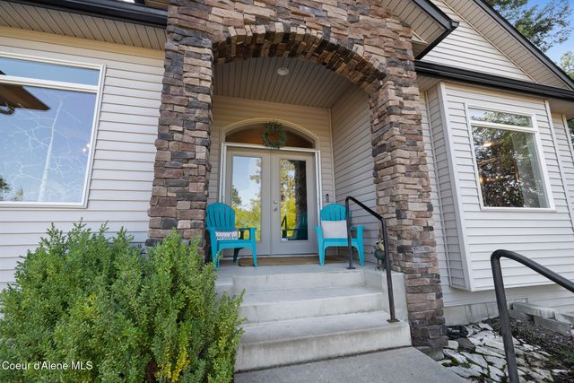 906 N Balcony Dr, Coeur D'alene, ID 83814