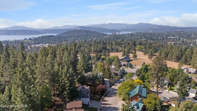 906 N Balcony Dr, Coeur D'alene, ID 83814