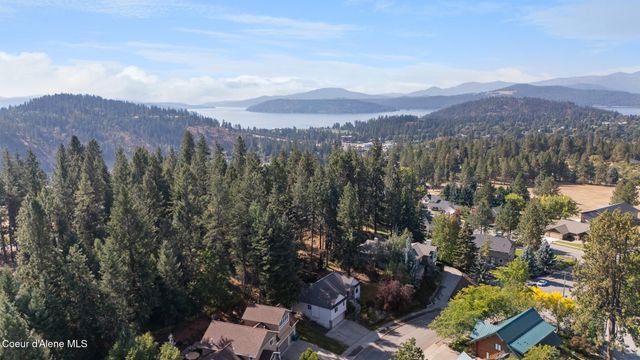 906 N Balcony Dr, Coeur D'alene, ID 83814