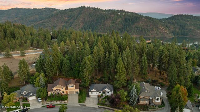 906 N Balcony Dr, Coeur D'alene, ID 83814
