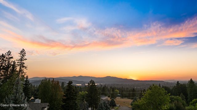 906 N Balcony Dr, Coeur D'alene, ID 83814