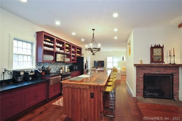 33 Sentry Hill Road, Roxbury, CT 06783