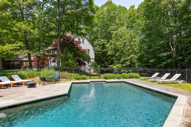 33 Sentry Hill Road, Roxbury, CT 06783